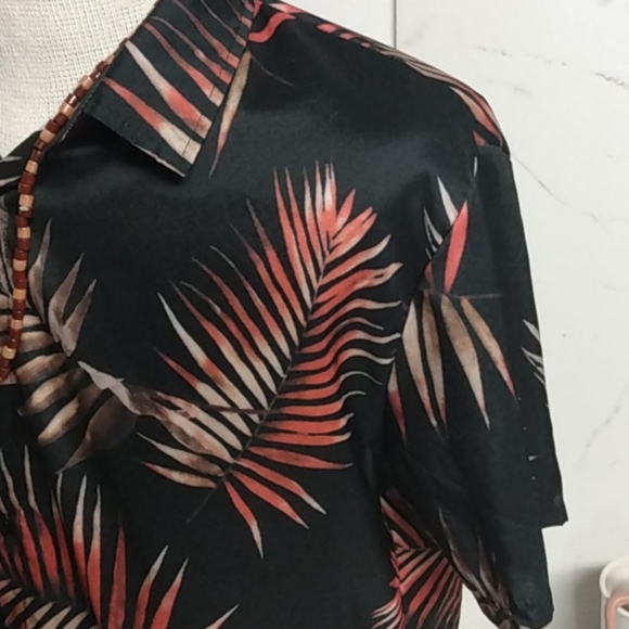 Tropical Leaf Pattern Short Sleeve Button Down - Picture 6 of 11